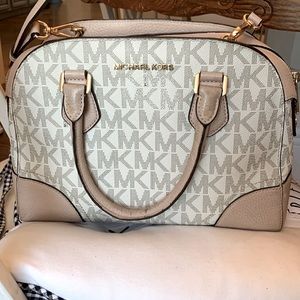 Michael Kors Crossbody purse